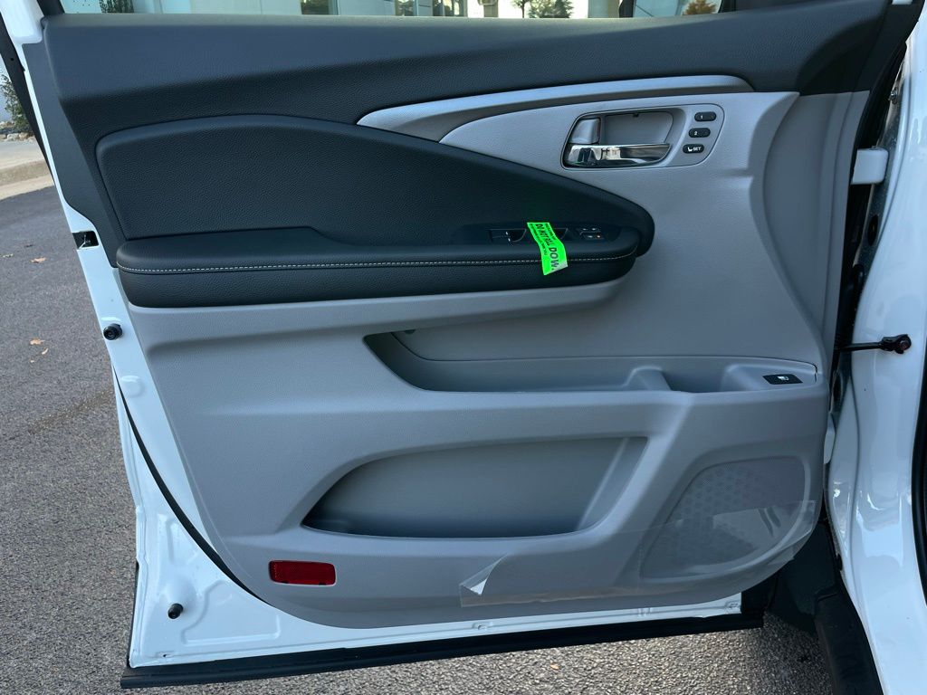 Thumbnail: 2025 Honda Ridgeline - 24