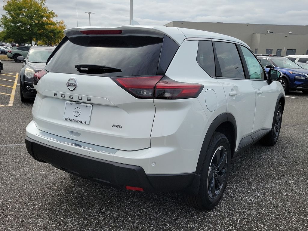 2025 Nissan Rogue SV 4