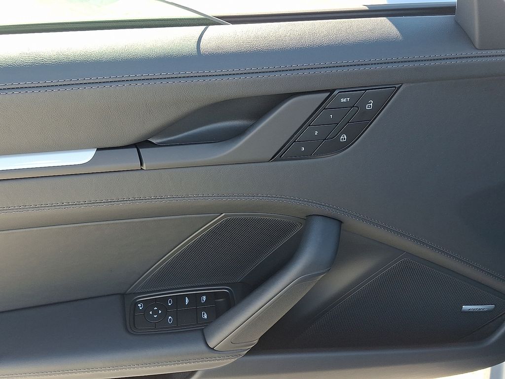 Thumbnail: 2026 Porsche 911 - 13