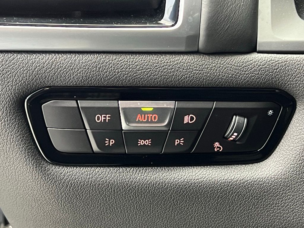 Thumbnail: 2022 BMW 8 Series - 22