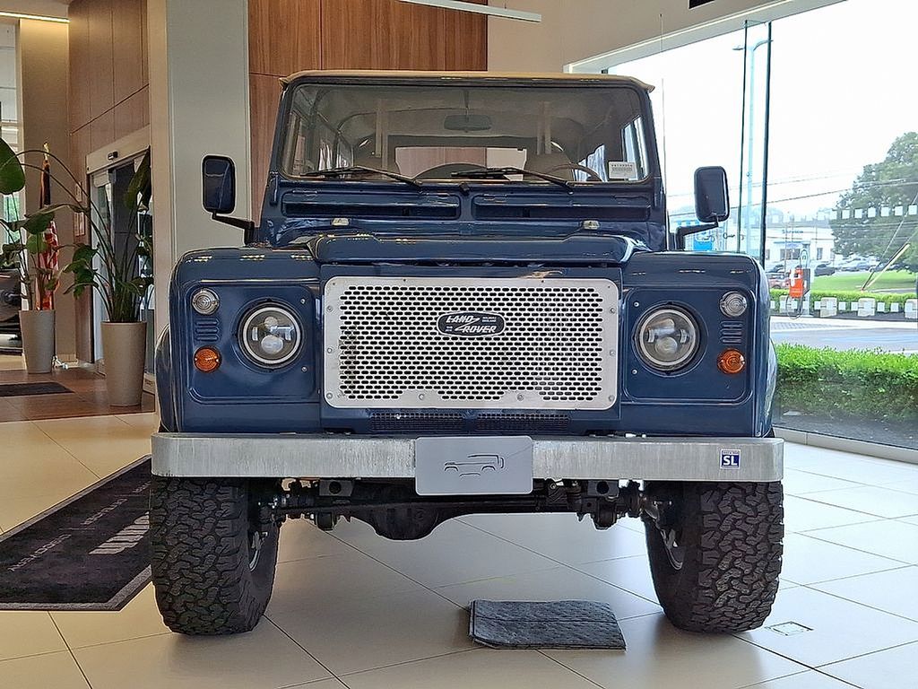Thumbnail: 1997 Land Rover Defender - 2