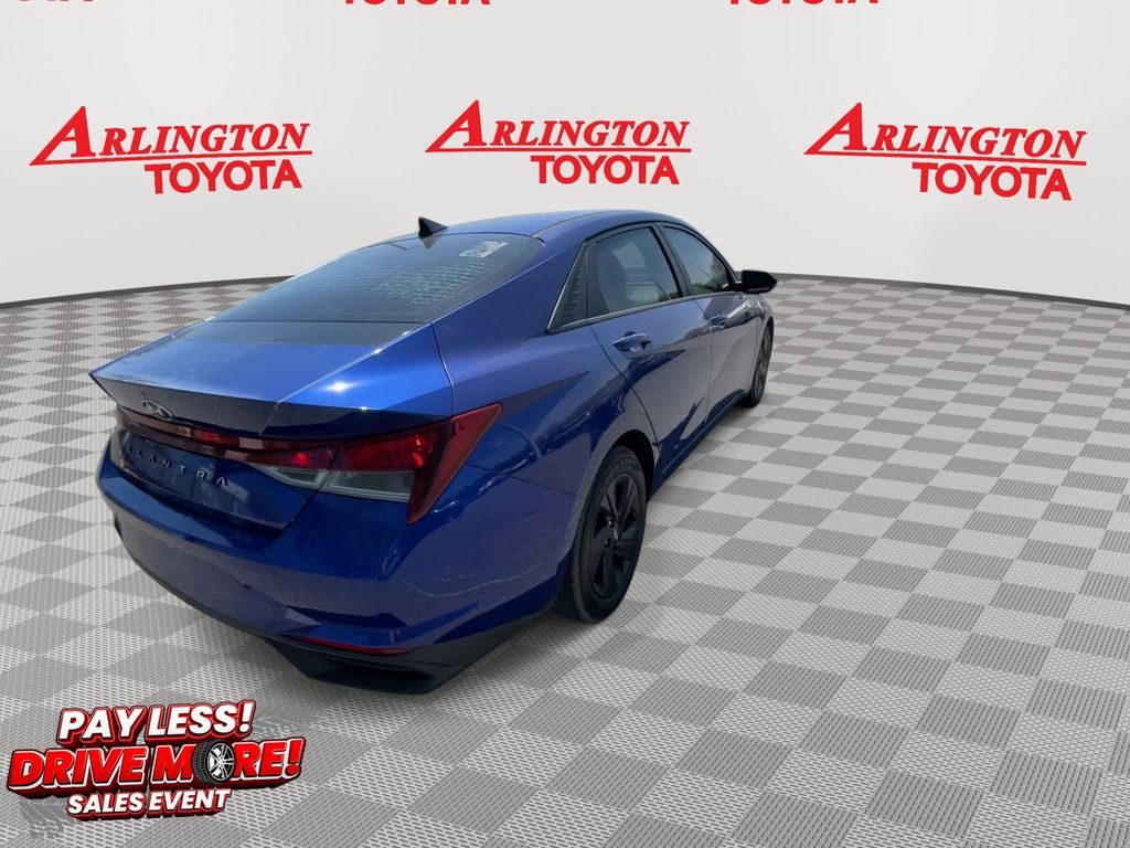 2021 Hyundai Elantra SEL - Photo 11