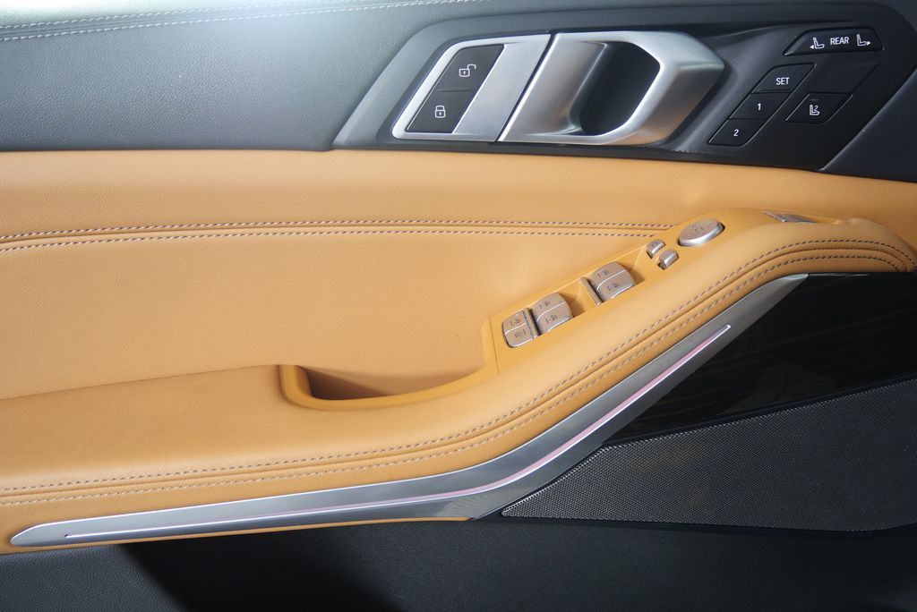 Thumbnail: 2024 BMW X7 - 8