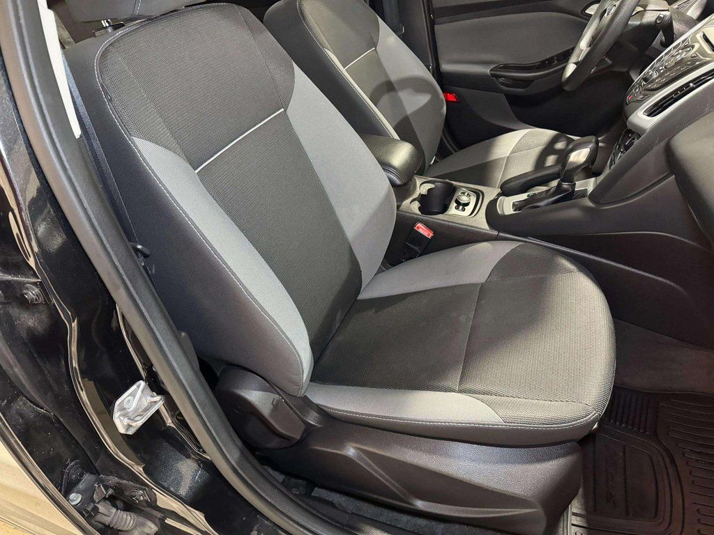 Used 2014 Tuxedo Black Metallic Ford SE image 25