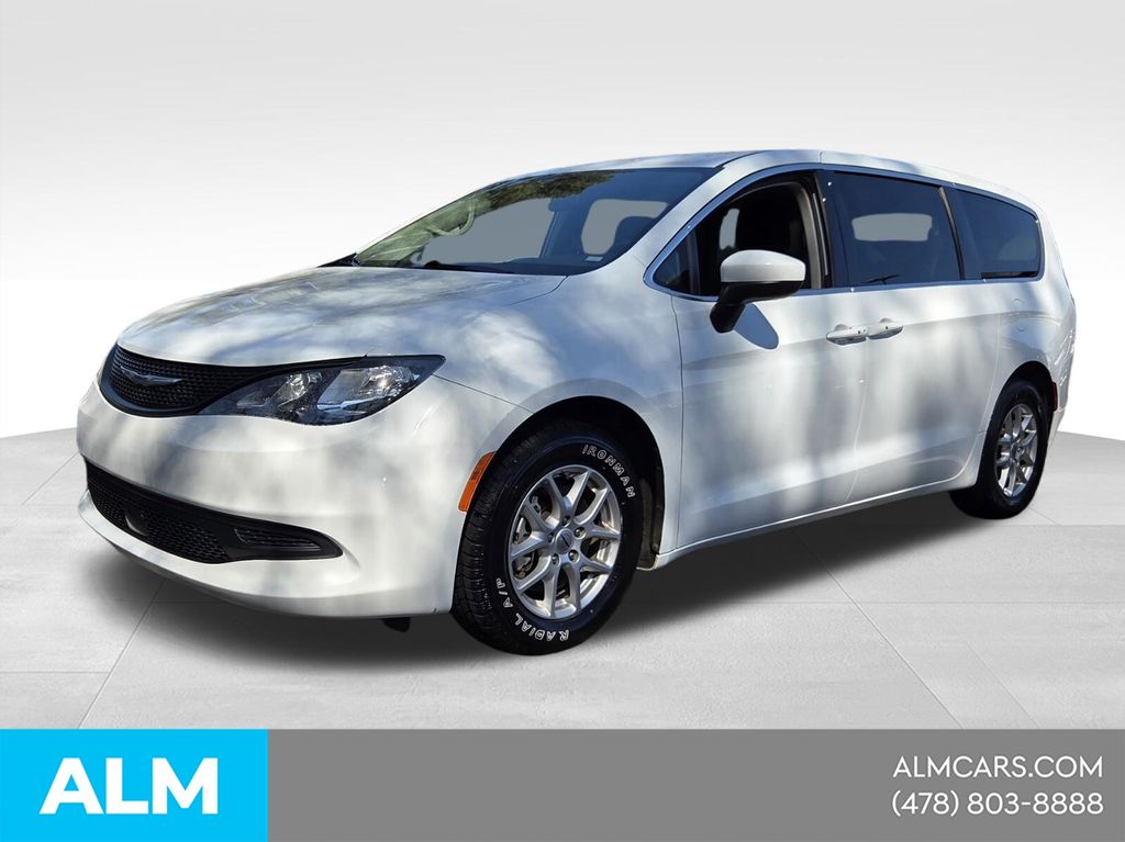 2022 Chrysler Voyager LX FWD