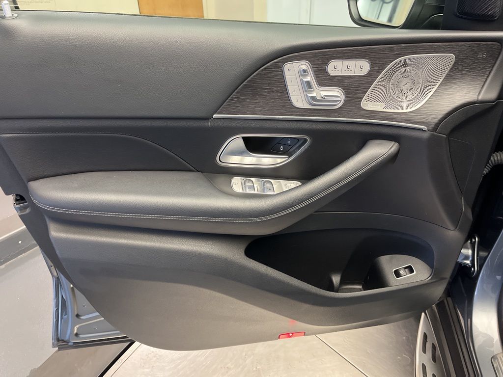 Thumbnail: 2022 Mercedes-Benz GLS - 11