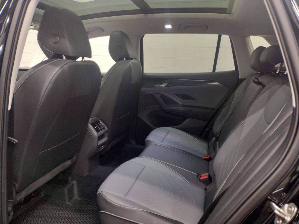 2025 Volkswagen Tiguan 2.0T SE