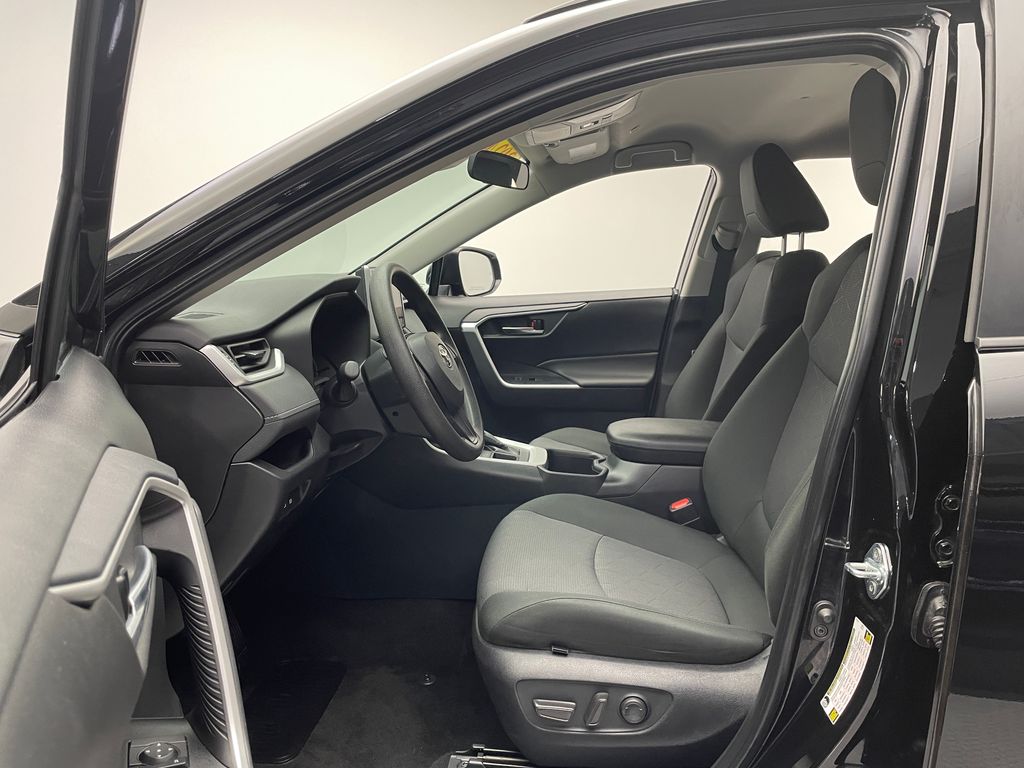 2024 Toyota RAV4 XLE 12