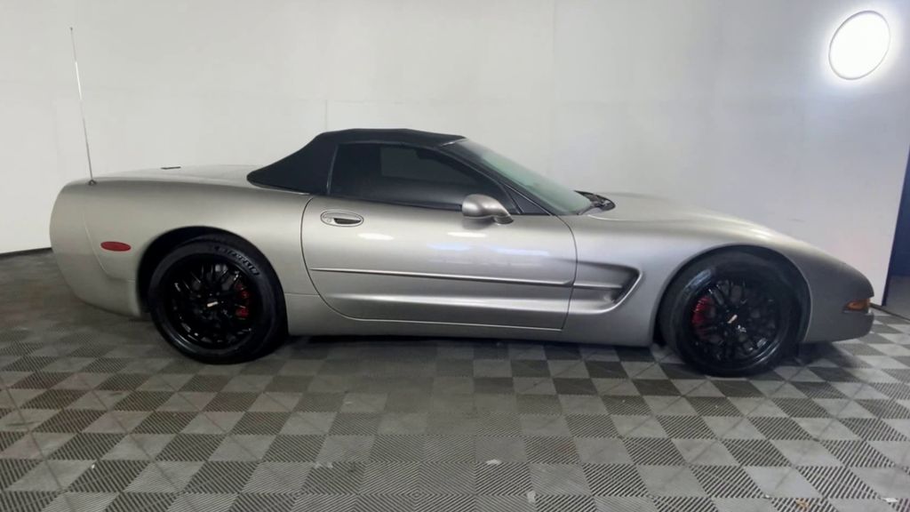 1999 Chevrolet Corvette Base 2