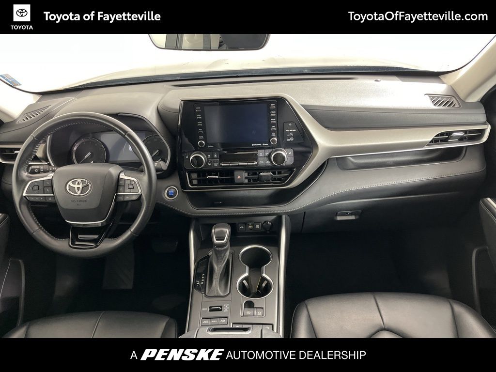 Thumbnail: 2021 Toyota Highlander - 21