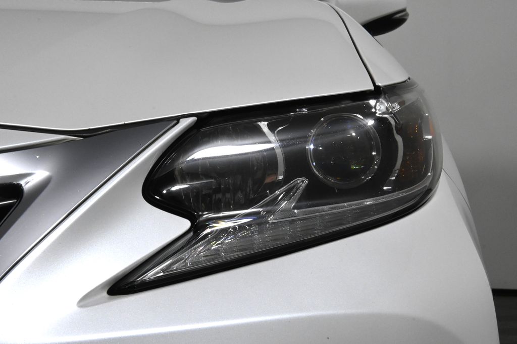 Thumbnail: 2018 Lexus ES - 11