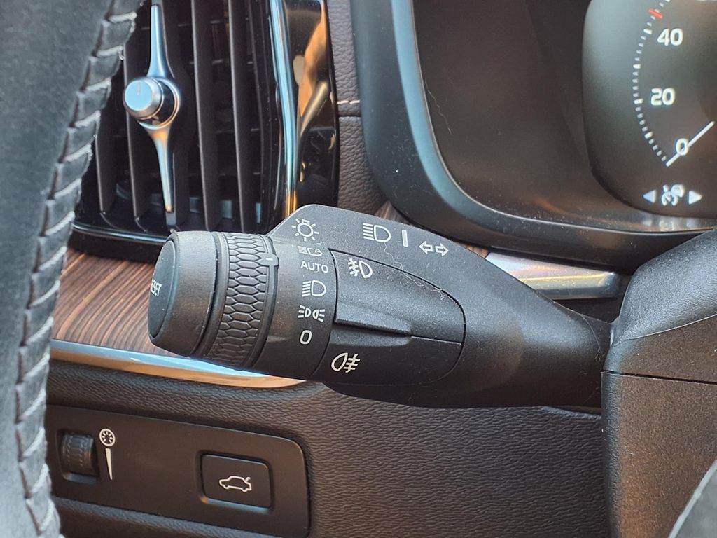 2021 Volvo XC60 T5 Inscription White at DeMontrond Auto Country