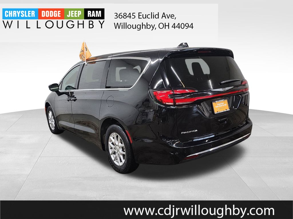 View vehicle photo 6