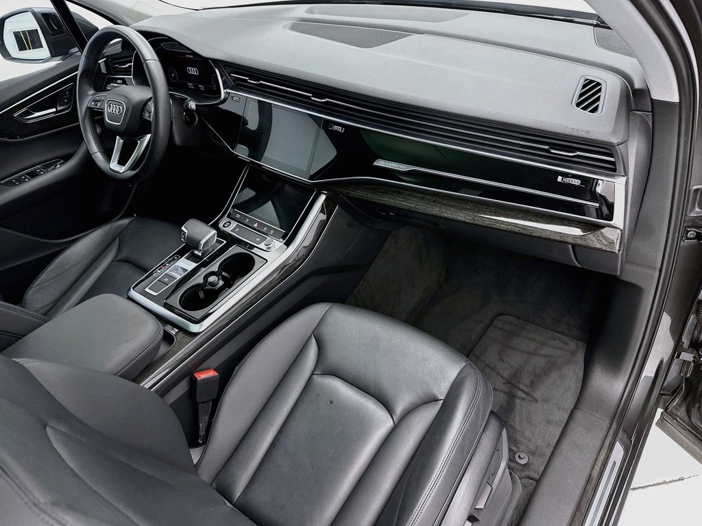 Thumbnail: 2022 Audi Q7 - 16