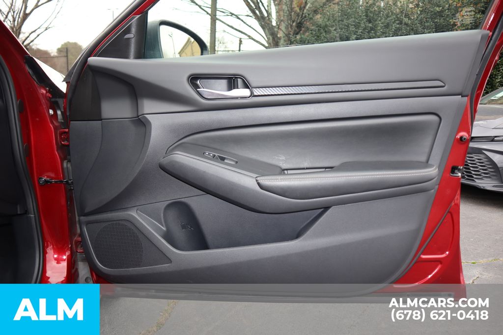Used 2024 Red Nissan 2.5 SV image 28
