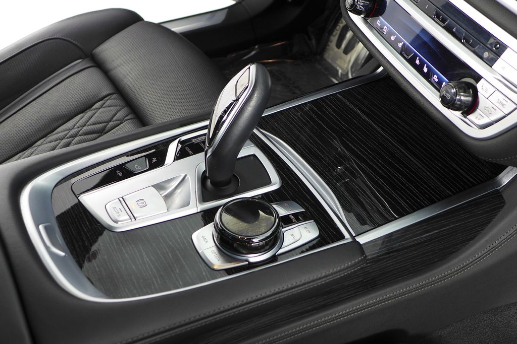 Thumbnail: 2022 BMW 7 Series - 15