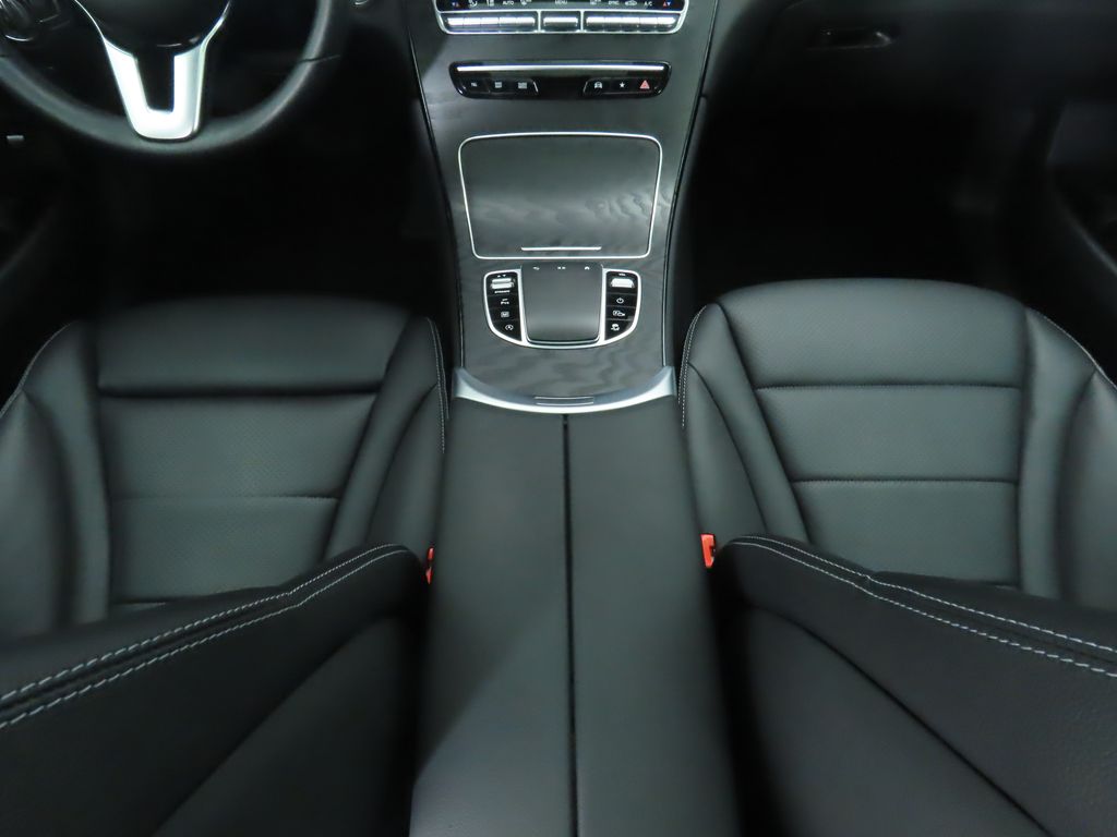 Thumbnail: 2022 Mercedes-Benz GLC - 16