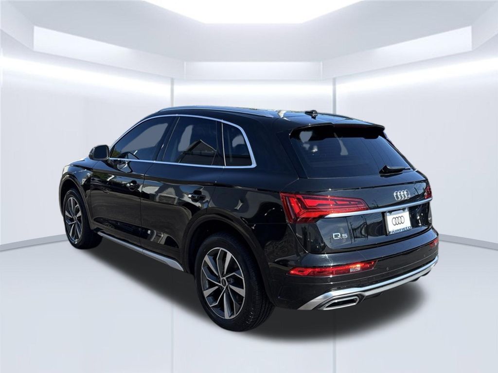 Thumbnail: 2023 Audi Q5 - 4