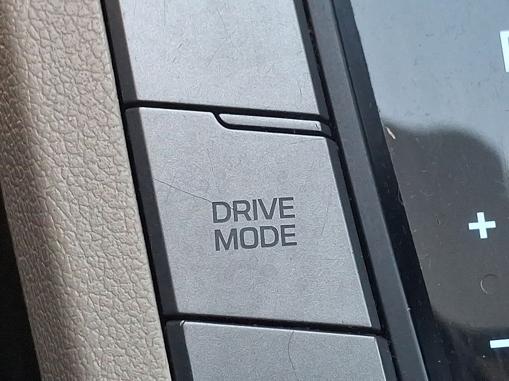 2017 Hyundai Elantra SE 23