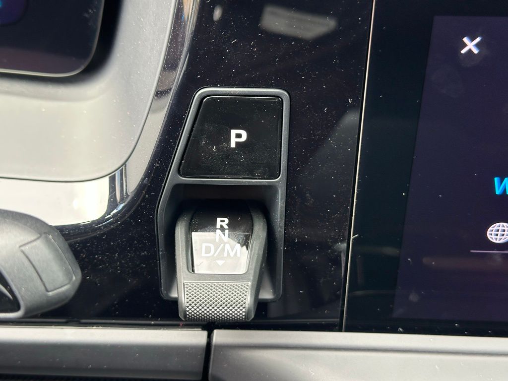 Thumbnail: 2025 Porsche Panamera - 25