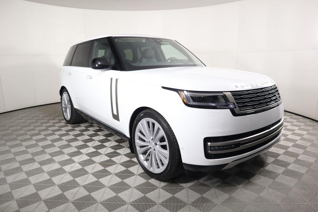 2025 Land Rover Range Rover SE 3