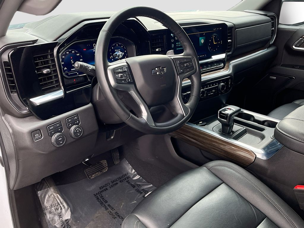 Used 2024 White Chevrolet LT Trail Boss image 9