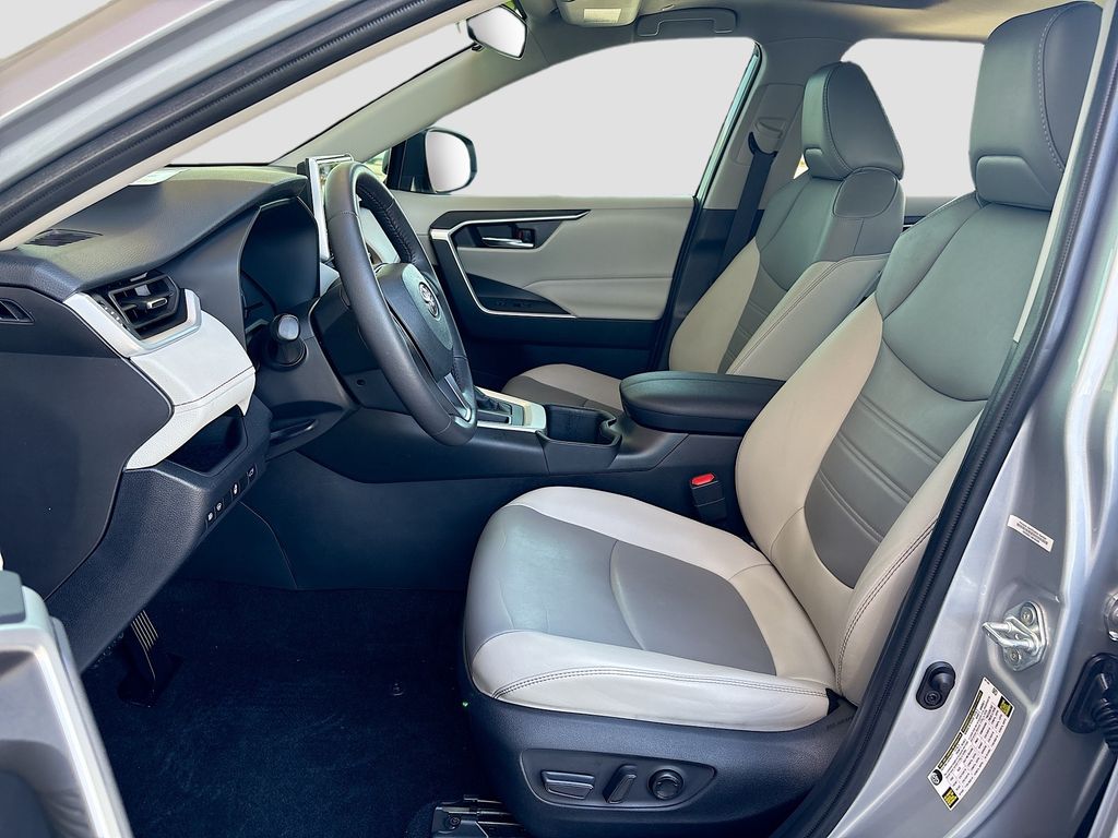 Thumbnail: 2024 Toyota RAV4 - 19