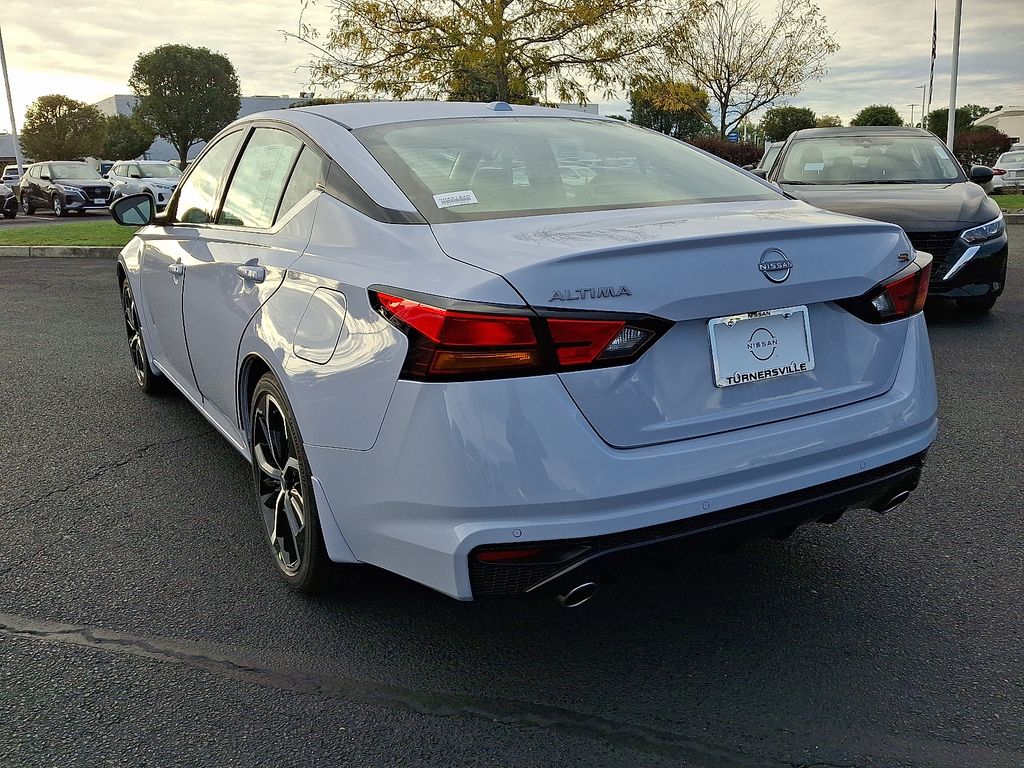 Thumbnail: 2025 Nissan Altima - 3