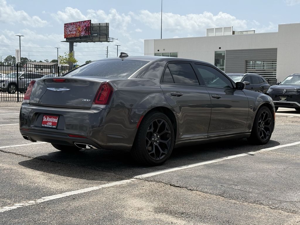 2019 Chrysler 300 Touring - 4