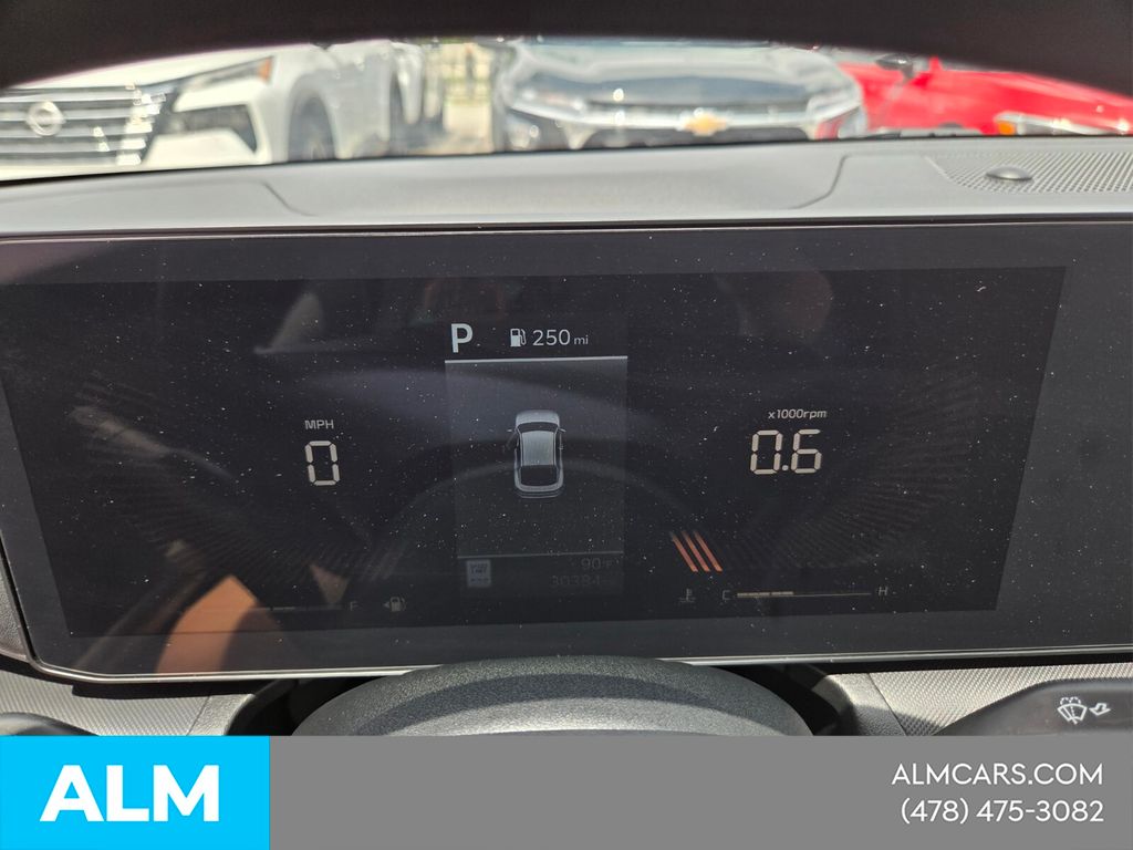 Used 2025 Red Kia LXS image 30