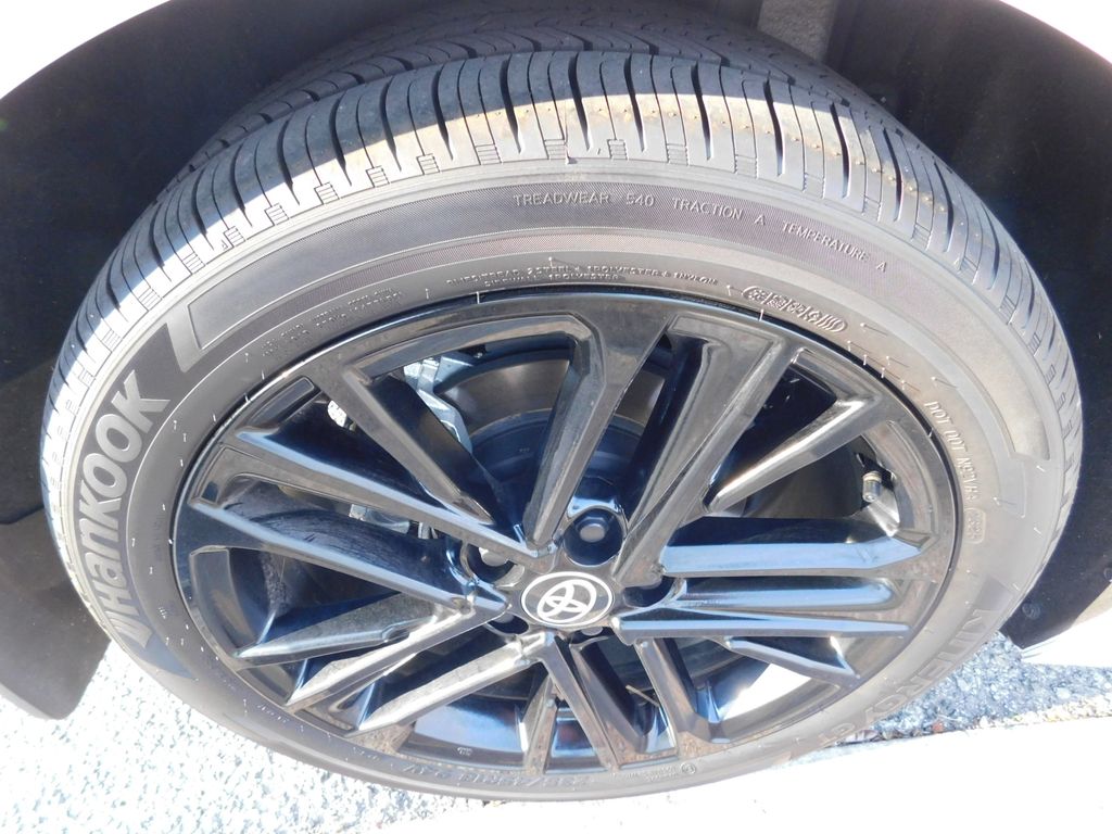 Thumbnail: 2025 Toyota Camry - 9