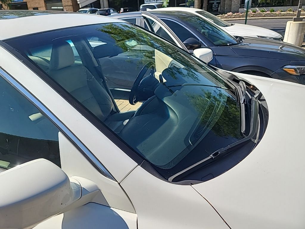 Used 2013 White Honda EX-L image 16