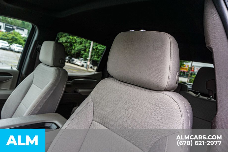 Used 2025 Black Chevrolet LT image 18