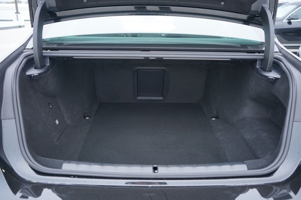 Thumbnail: 2026 BMW i7 - 21