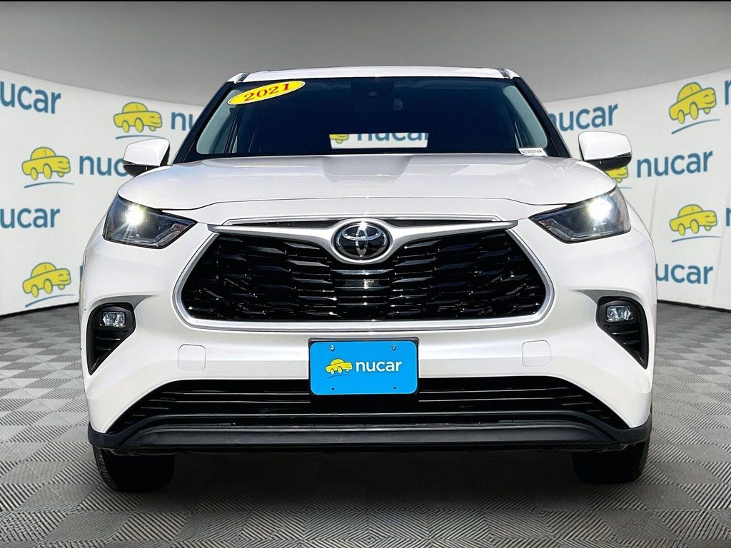 2021 Toyota Highlander — photo 2