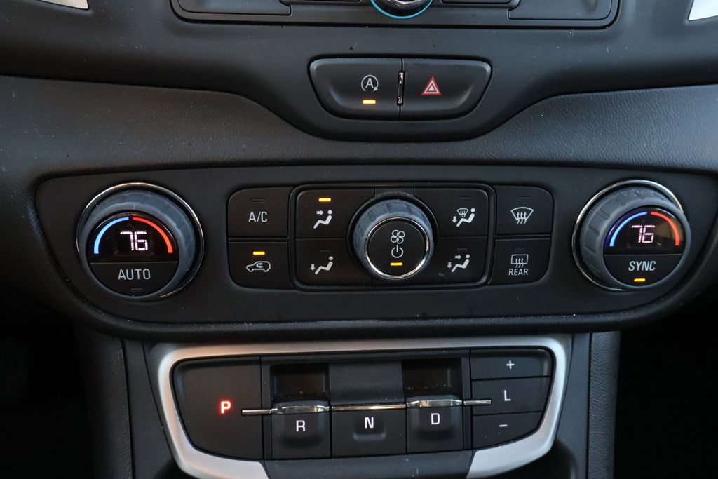 Thumbnail: 2023 GMC Terrain - 25
