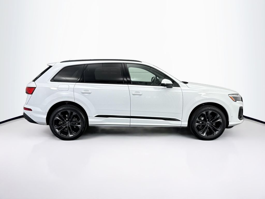 Thumbnail: 2026 Audi Q7 - 4