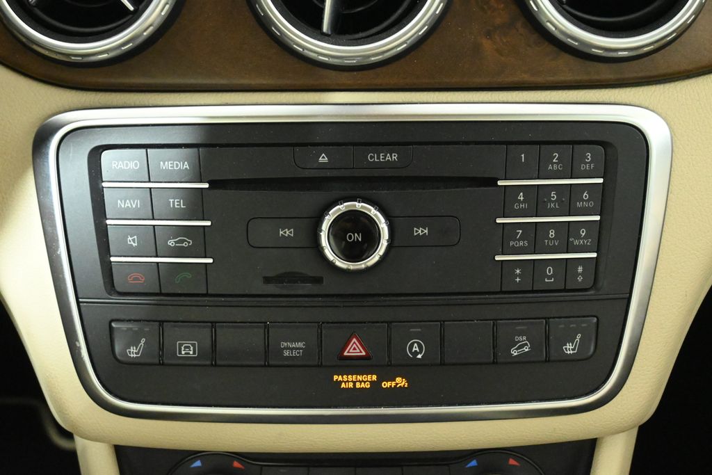 2016 Mercedes-Benz GLA 250 4MATIC 23
