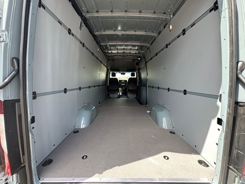 2024 Mercedes-Benz Sprinter 2500 Cargo 170 WB 22