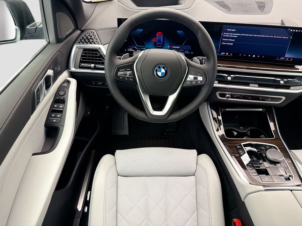 Thumbnail: 2026 BMW X5 - 10