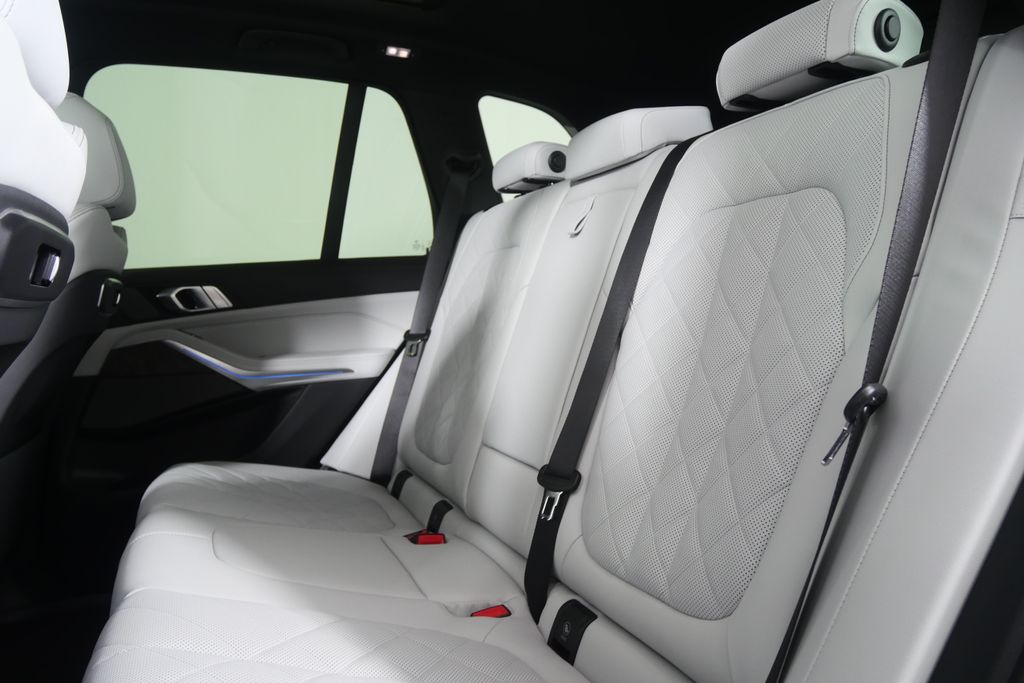 Thumbnail: 2026 BMW X5 - 15