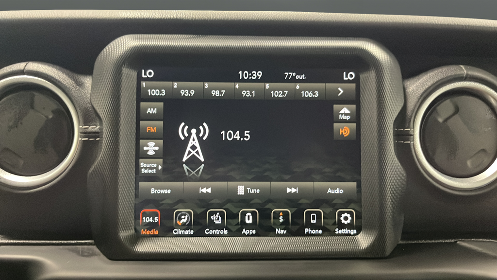 Used 2022 Bright White Clearcoat Jeep Overland image 30