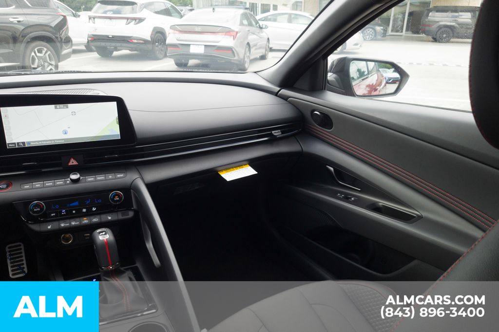 2025 Hyundai Elantra N Line - Photo 18