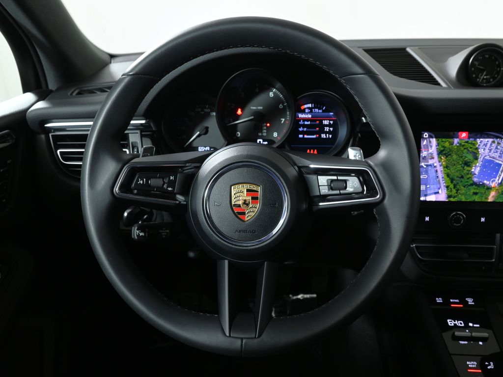 Thumbnail: 2025 Porsche Macan - 18