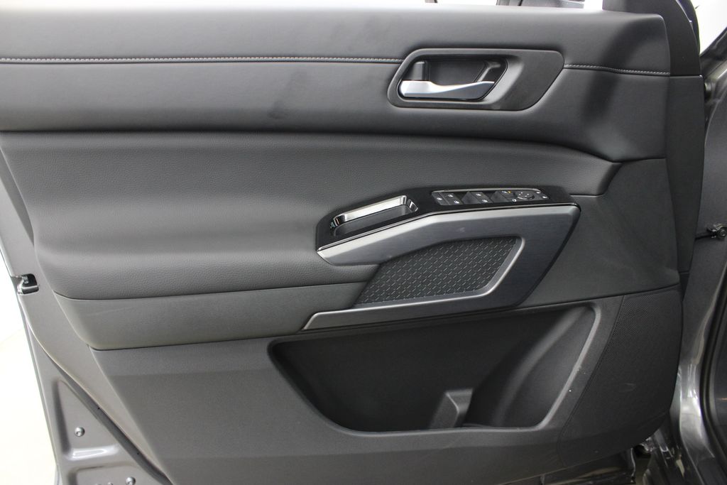 new 2026 Nissan Pathfinder car, priced at $41,990