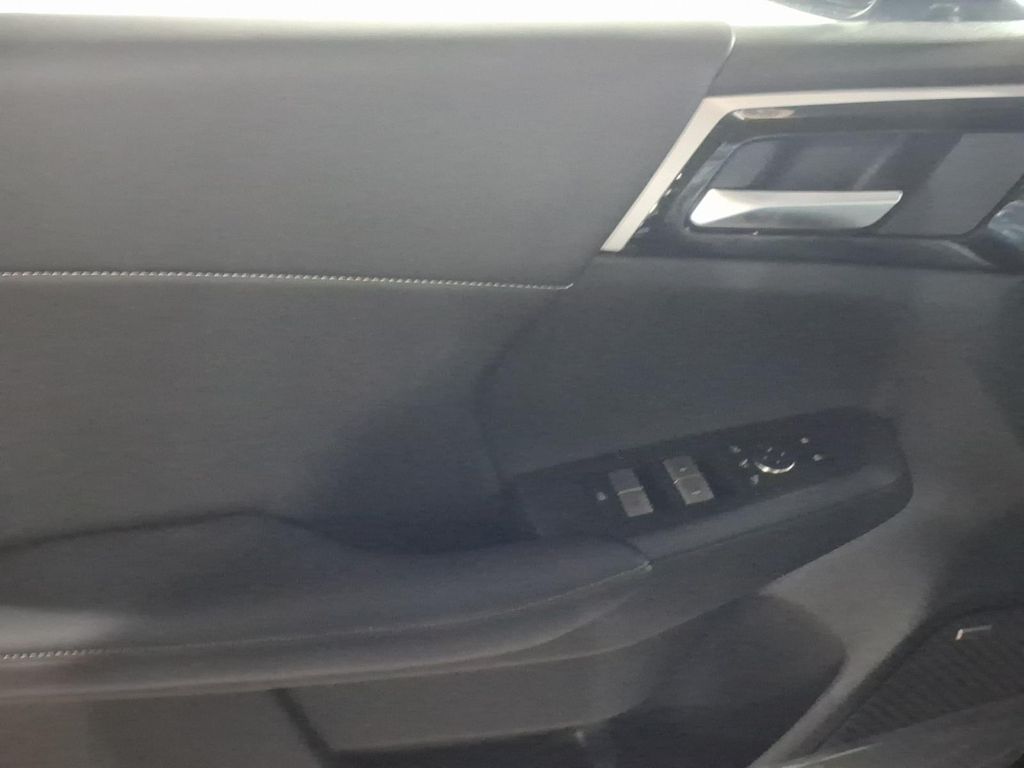 2026 Mitsubishi Outlander SE - Photo 14