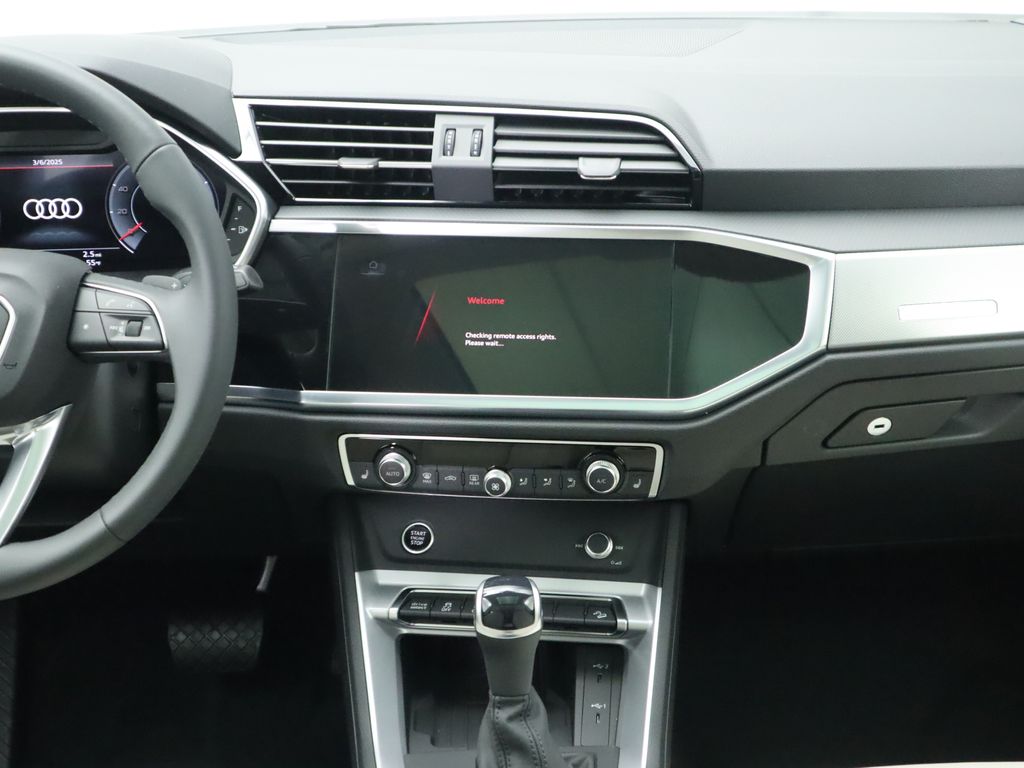 2025 Audi Q3  16