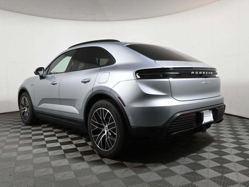 Thumbnail: 2025 Porsche Macan - 3