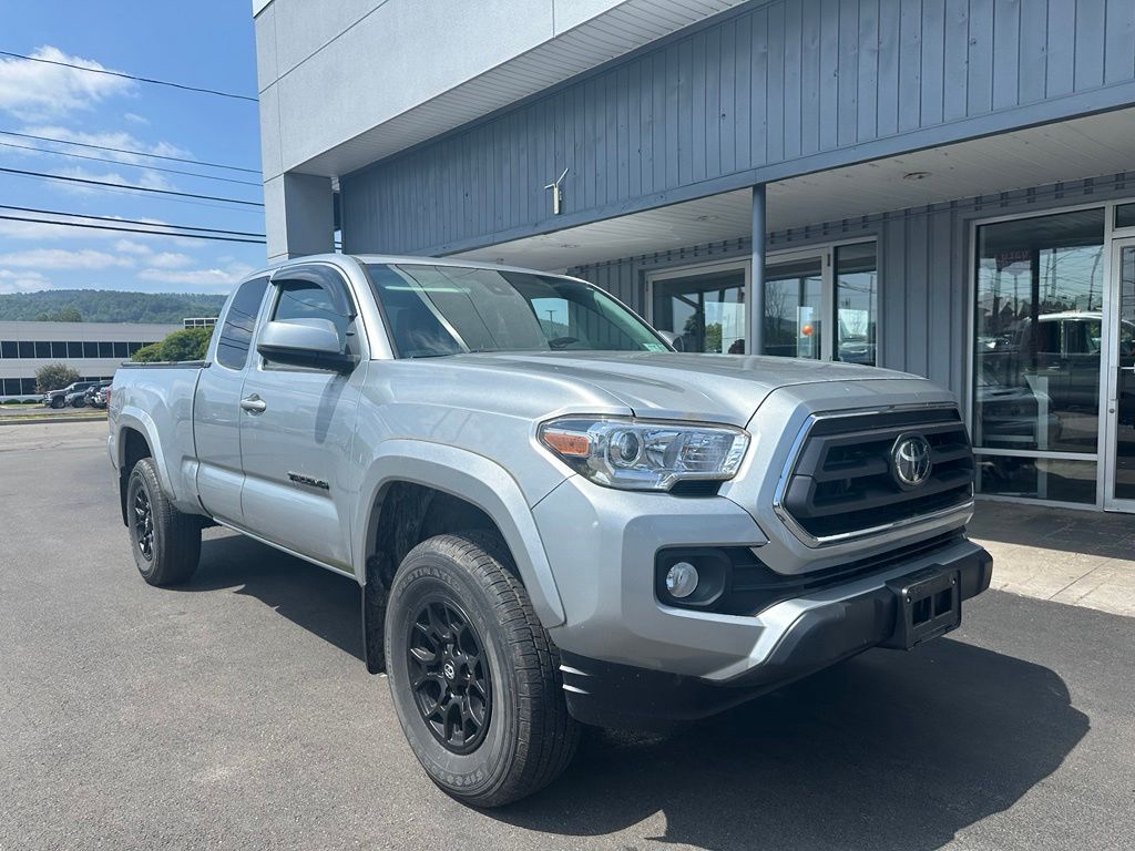 Celestial Silver Metallic 2022 Toyota Tacoma Pickup Truck Four-Wheel Drive 6-Speed Automatic
