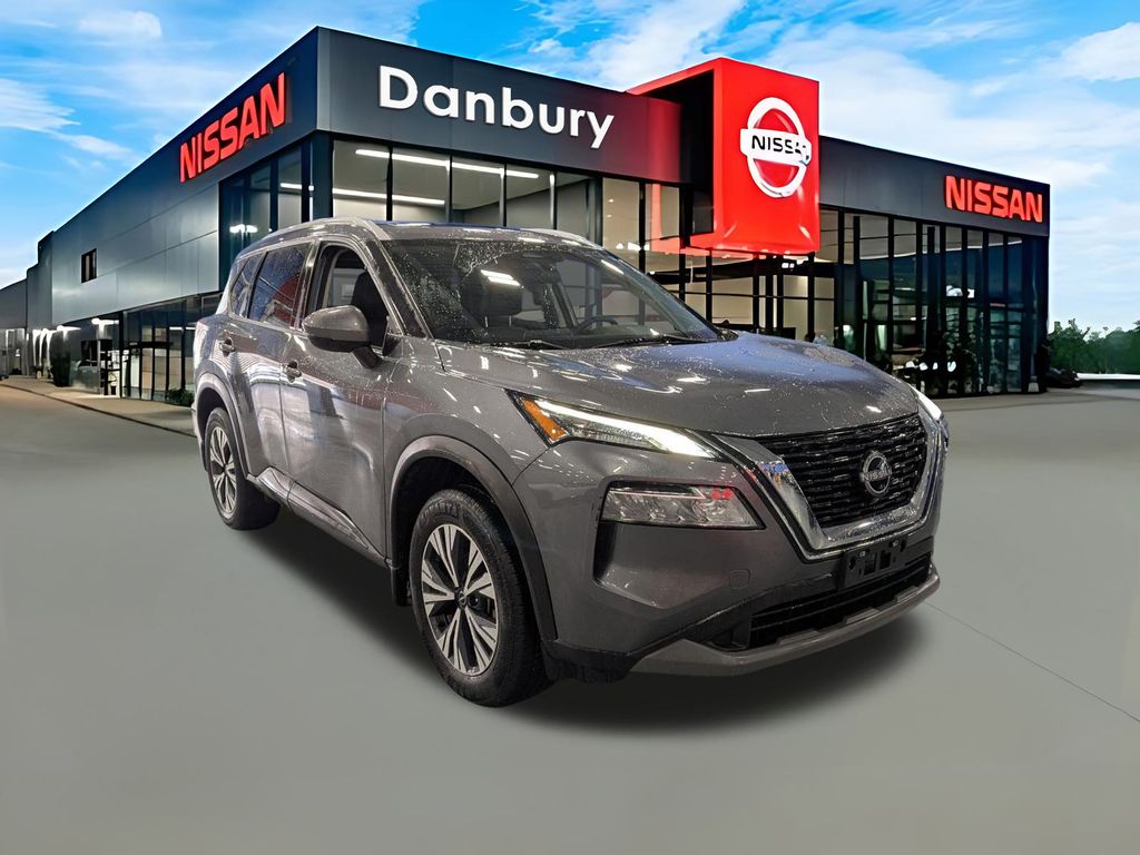 2022 Nissan Rogue SV's photo
